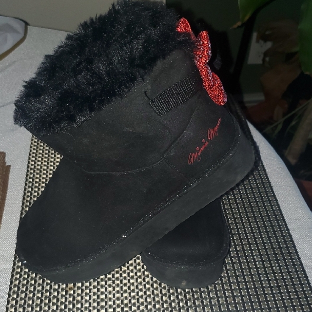 Disney Minnie Mouse Black Boots with Red Bow 8